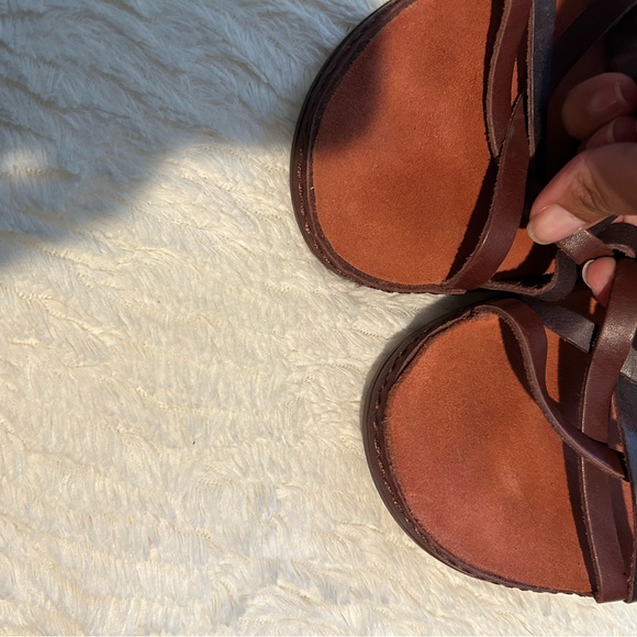 Brown Strappy Sandals CHACO size 40 used Like NEW, they have stitching. - Picture 8 of 16